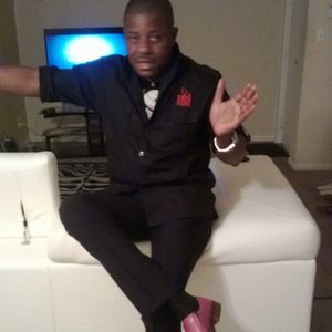 Meet your Posher, Evaris